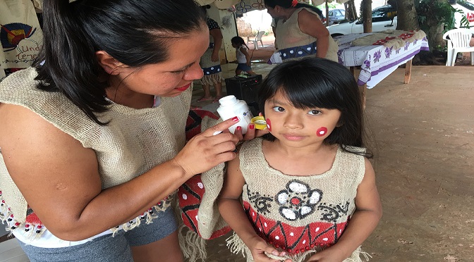 pintando criança