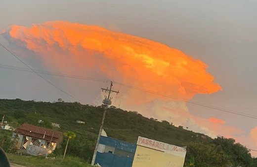 bola de fogo no céu 01